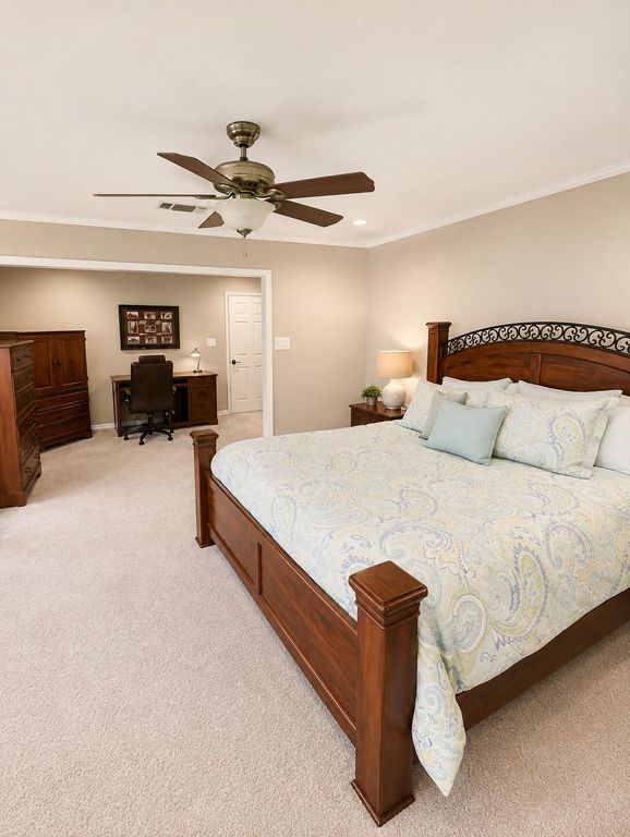 Image 13 of property listing at 3406 Shadyhill Drive, San Angelo, TX 76904
