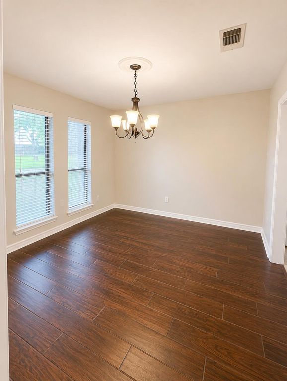 Image 3 of property listing at 3406 Shadyhill Drive, San Angelo, TX 76904