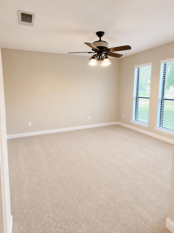 Image 4 of property listing at 3406 Shadyhill Drive, San Angelo, TX 76904