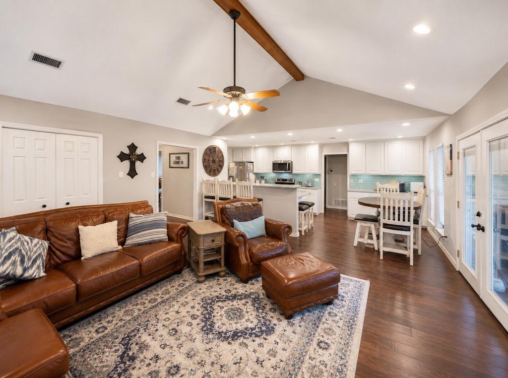 Image 6 of property listing at 3406 Shadyhill Drive, San Angelo, TX 76904