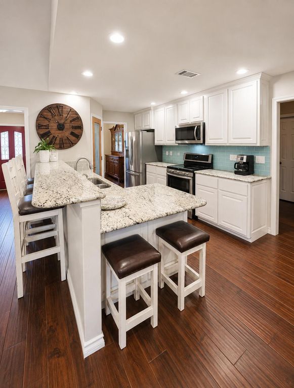 Image 8 of property listing at 3406 Shadyhill Drive, San Angelo, TX 76904