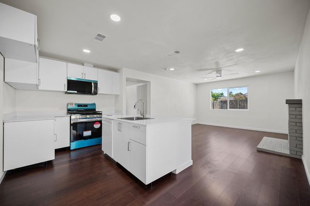 8965 Rosetta Cir, Sacramento, CA 95826