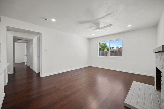 8965 Rosetta Cir, Sacramento, CA 95826