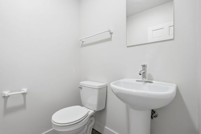 3201 S Normal Avenue 1F, Chicago, IL 60616