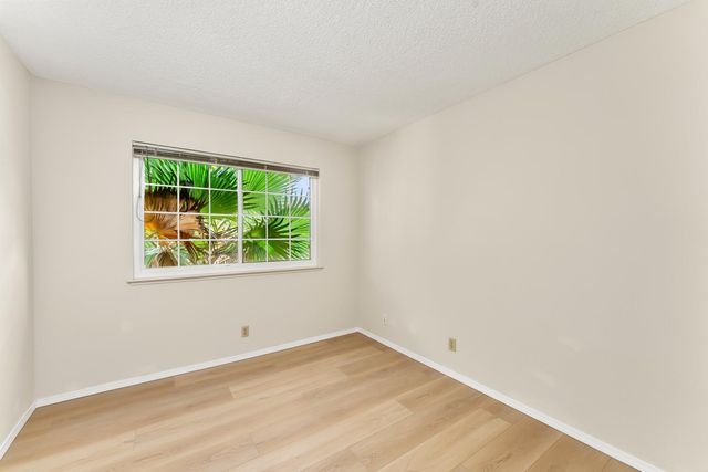 9 Monaghan Cir, Sacramento, CA 95823