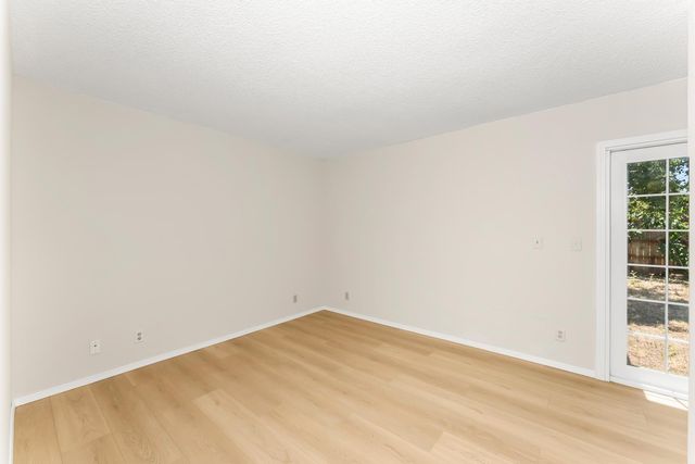 9 Monaghan Cir, Sacramento, CA 95823