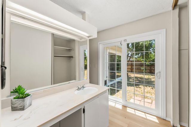 9 Monaghan Cir, Sacramento, CA 95823
