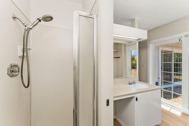 9 Monaghan Cir, Sacramento, CA 95823