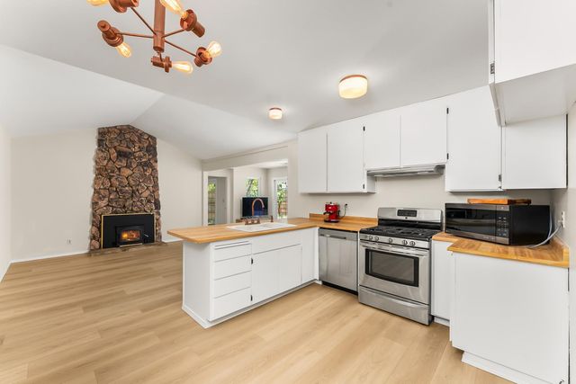 9 Monaghan Cir, Sacramento, CA 95823