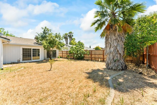 9 Monaghan Cir, Sacramento, CA 95823