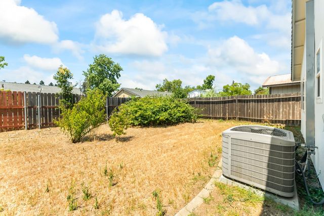 9 Monaghan Cir, Sacramento, CA 95823