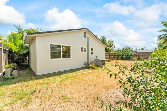 9 Monaghan Cir, Sacramento, CA 95823