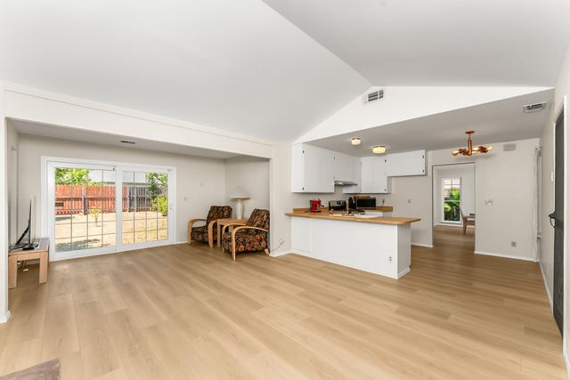 9 Monaghan Cir, Sacramento, CA 95823