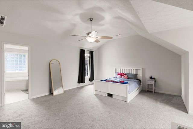 2813 SLINGERLAND DR, Fredericksburg, VA 22408