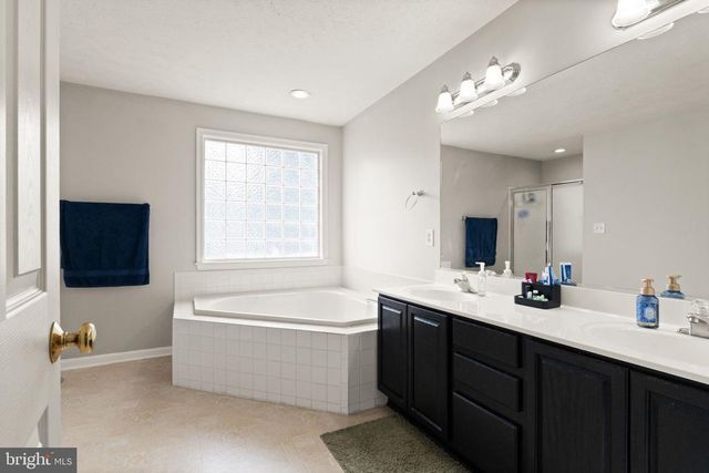 2813 SLINGERLAND DR, Fredericksburg, VA 22408