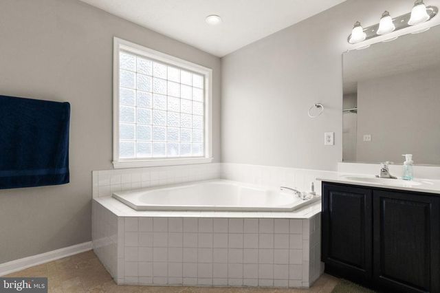 2813 SLINGERLAND DR, Fredericksburg, VA 22408