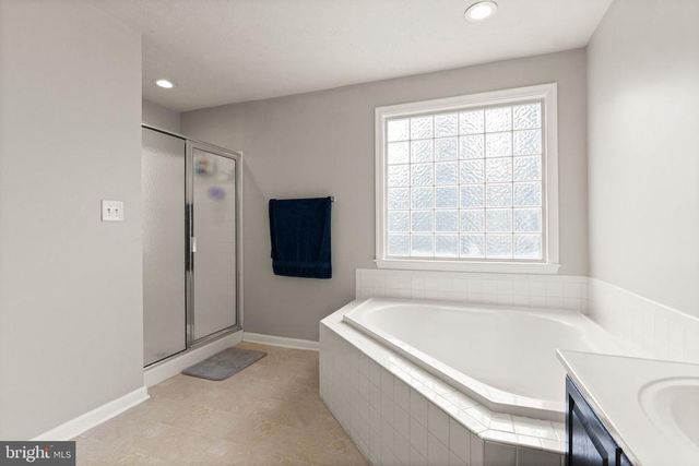 2813 SLINGERLAND DR, Fredericksburg, VA 22408