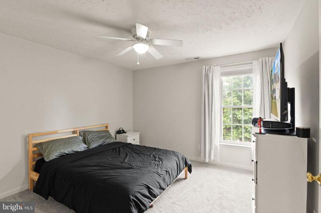 2813 SLINGERLAND DR, Fredericksburg, VA 22408