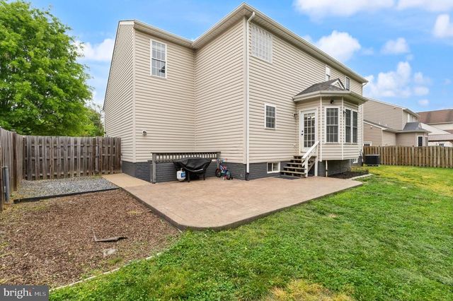 2813 SLINGERLAND DR, Fredericksburg, VA 22408