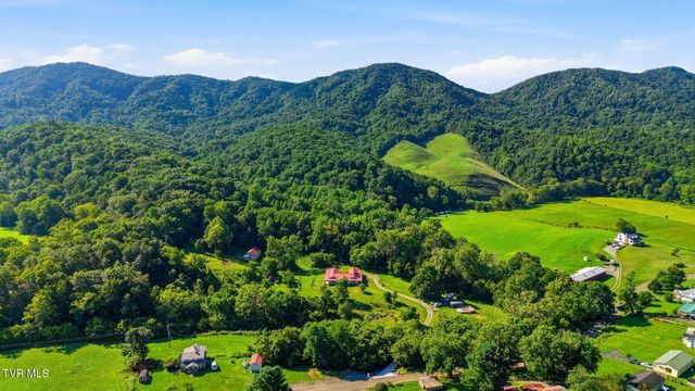 7120 Moccasin Valley Road, Lebanon, VA 24266