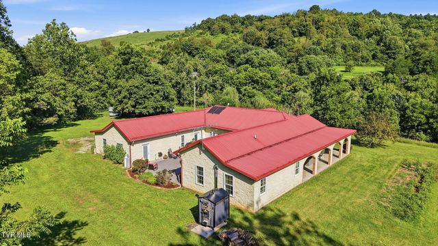 7120 Moccasin Valley Road, Lebanon, VA 24266