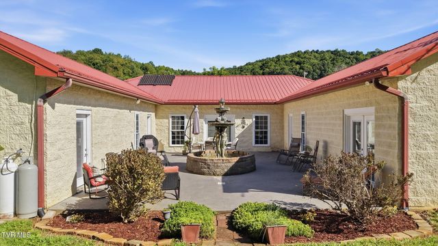 7120 Moccasin Valley Road, Lebanon, VA 24266