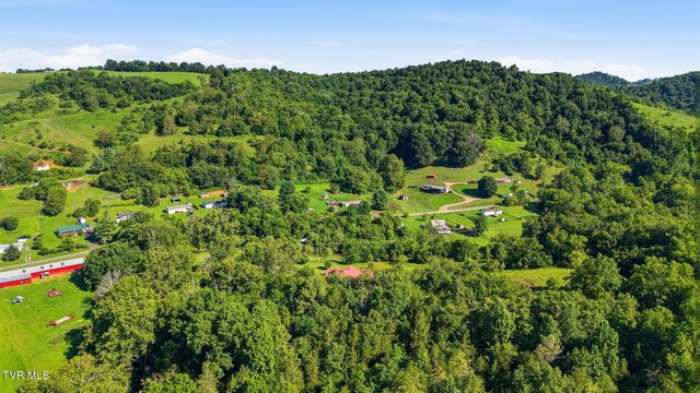 7120 Moccasin Valley Road, Lebanon, VA 24266