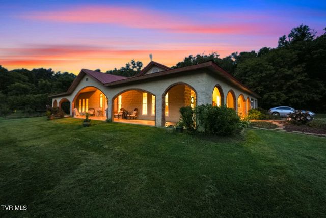 7120 Moccasin Valley Road, Lebanon, VA 24266