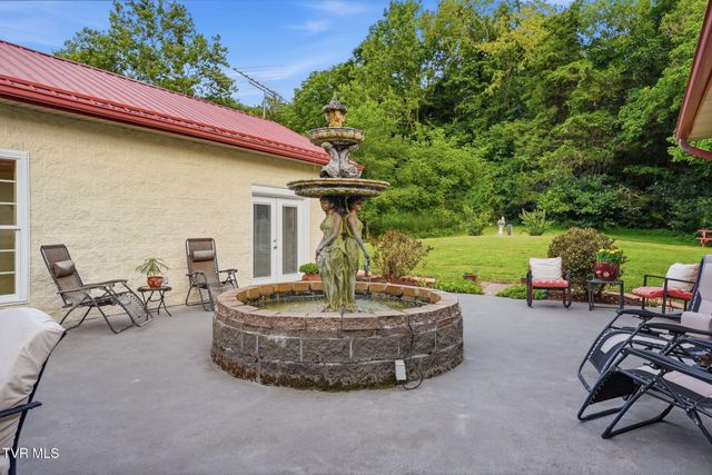 7120 Moccasin Valley Road, Lebanon, VA 24266