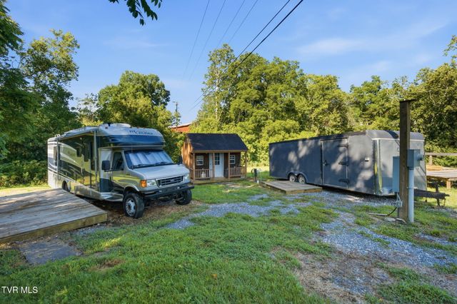 7120 Moccasin Valley Road, Lebanon, VA 24266