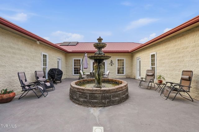 7120 Moccasin Valley Road, Lebanon, VA 24266