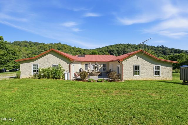 7120 Moccasin Valley Road, Lebanon, VA 24266