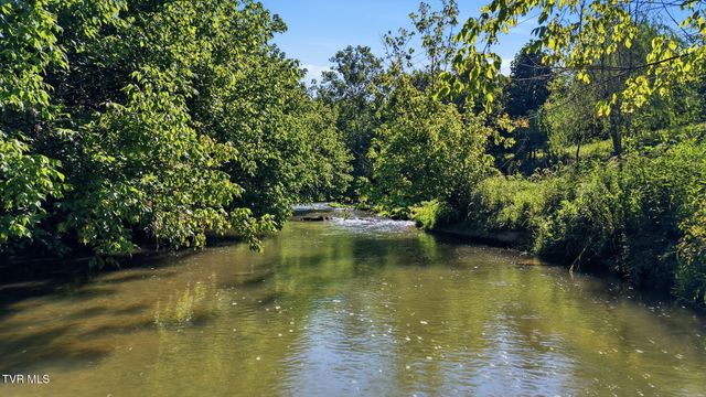 7120 Moccasin Valley Road, Lebanon, VA 24266