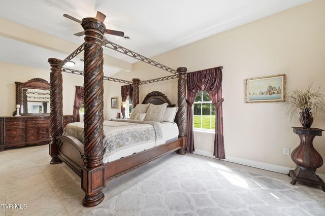7120 Moccasin Valley Road, Lebanon, VA 24266