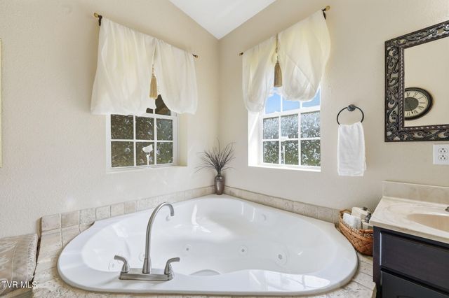 7120 Moccasin Valley Road, Lebanon, VA 24266