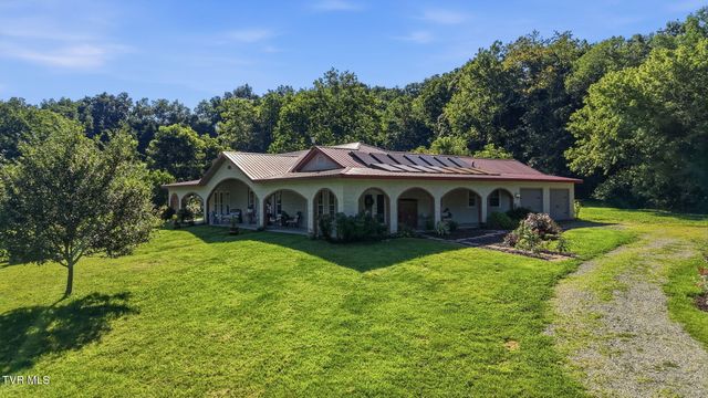 7120 Moccasin Valley Road, Lebanon, VA 24266