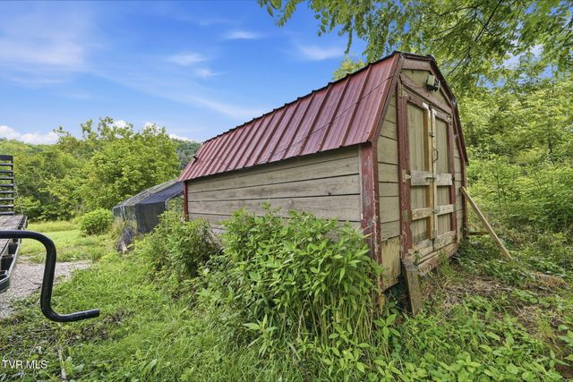 7120 Moccasin Valley Road, Lebanon, VA 24266