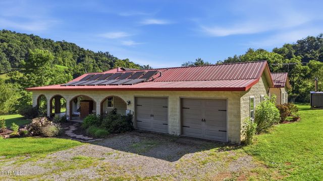 7120 Moccasin Valley Road, Lebanon, VA 24266