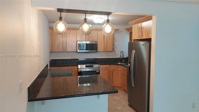 255 S Poinciana Dr 605, Sunny Isles Beach, FL 33160