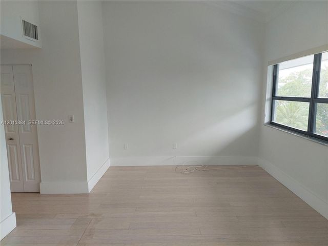 255 S Poinciana Dr 605, Sunny Isles Beach, FL 33160