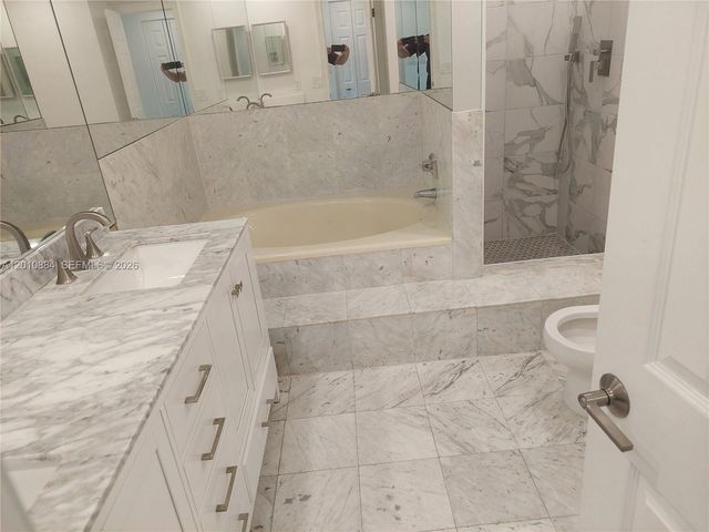 255 S Poinciana Dr 605, Sunny Isles Beach, FL 33160