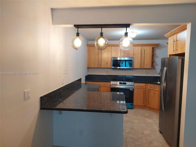 255 S Poinciana Dr 605, Sunny Isles Beach, FL 33160