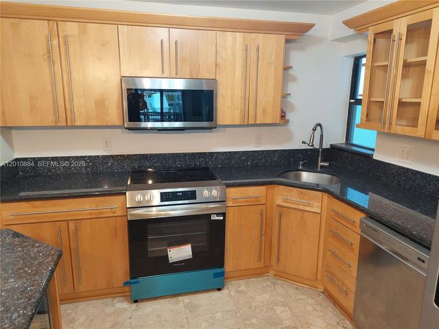 255 S Poinciana Dr 605, Sunny Isles Beach, FL 33160
