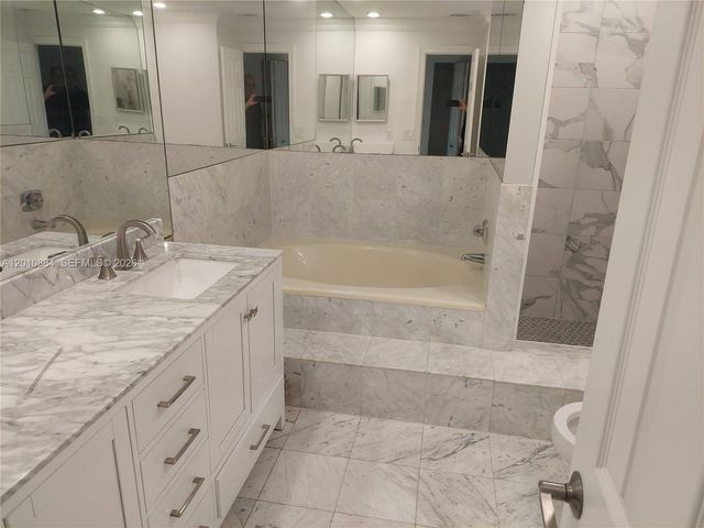 255 S Poinciana Dr 605, Sunny Isles Beach, FL 33160