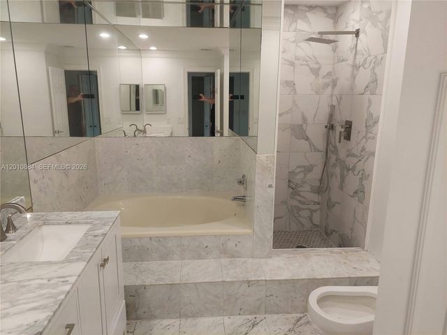 255 S Poinciana Dr 605, Sunny Isles Beach, FL 33160