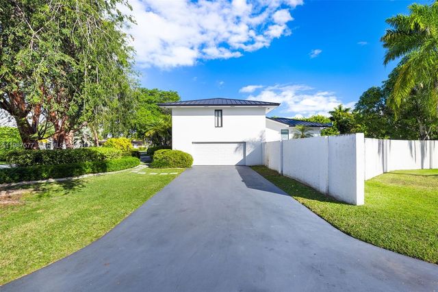 14615 SW 77th Ct, Palmetto Bay, FL 33158