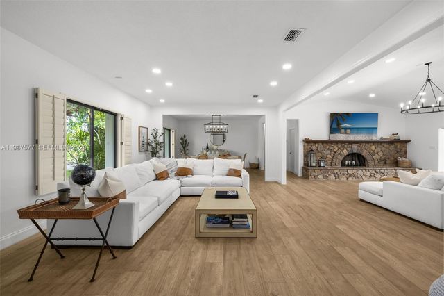 14615 SW 77th Ct, Palmetto Bay, FL 33158