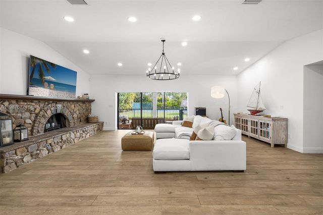 14615 SW 77th Ct, Palmetto Bay, FL 33158