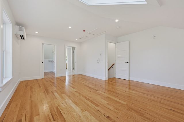 36 Linwood Ave 36, Melrose, MA 02176