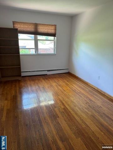 1062 Jassamine Way, Fort Lee, NJ 07024